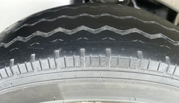 2019 Maruti Eeco 5 STR WITH AC PLUSHTR, Petrol, Manual, 28,709 km, Left Rear Tyre Tread