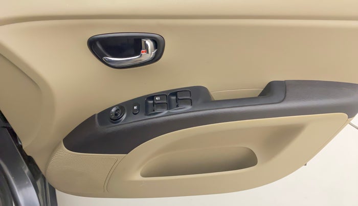 2013 Hyundai i10 SPORTZ 1.2, Petrol, Manual, 32,942 km, Driver Side Door Panels Control