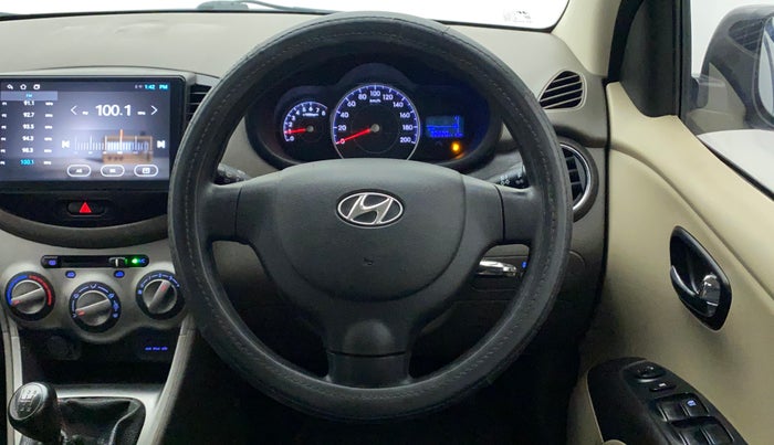 2013 Hyundai i10 SPORTZ 1.2, Petrol, Manual, 32,942 km, Steering Wheel Close Up