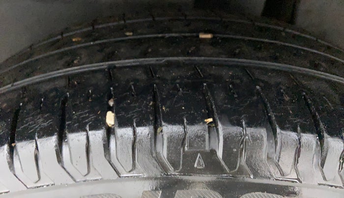 2017 Maruti Dzire ZXI, Petrol, Manual, 37,373 km, Left Rear Tyre Tread