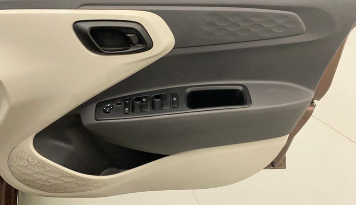 2020 Hyundai AURA S 1.2 CNG, CNG, Manual, 74,324 km, Driver Side Door Panels Control