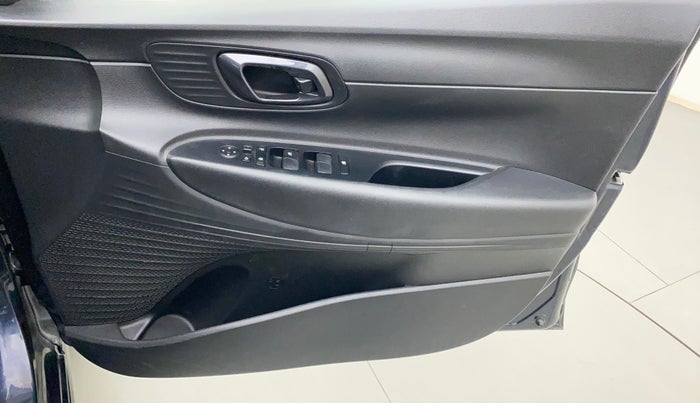 2021 Hyundai NEW I20 SPORTZ 1.2 MT, Petrol, Manual, 17,002 km, Driver Side Door Panels Control