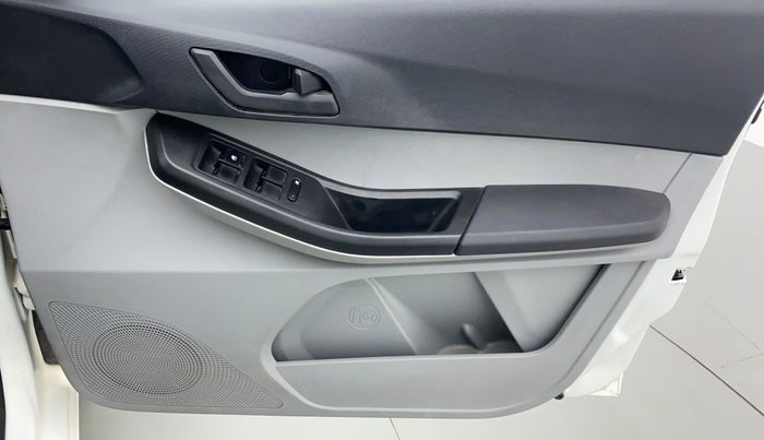 2021 Tata Tiago XZA 1.2 REVOTRON, Petrol, Automatic, 25,058 km, Driver Side Door Panels Control