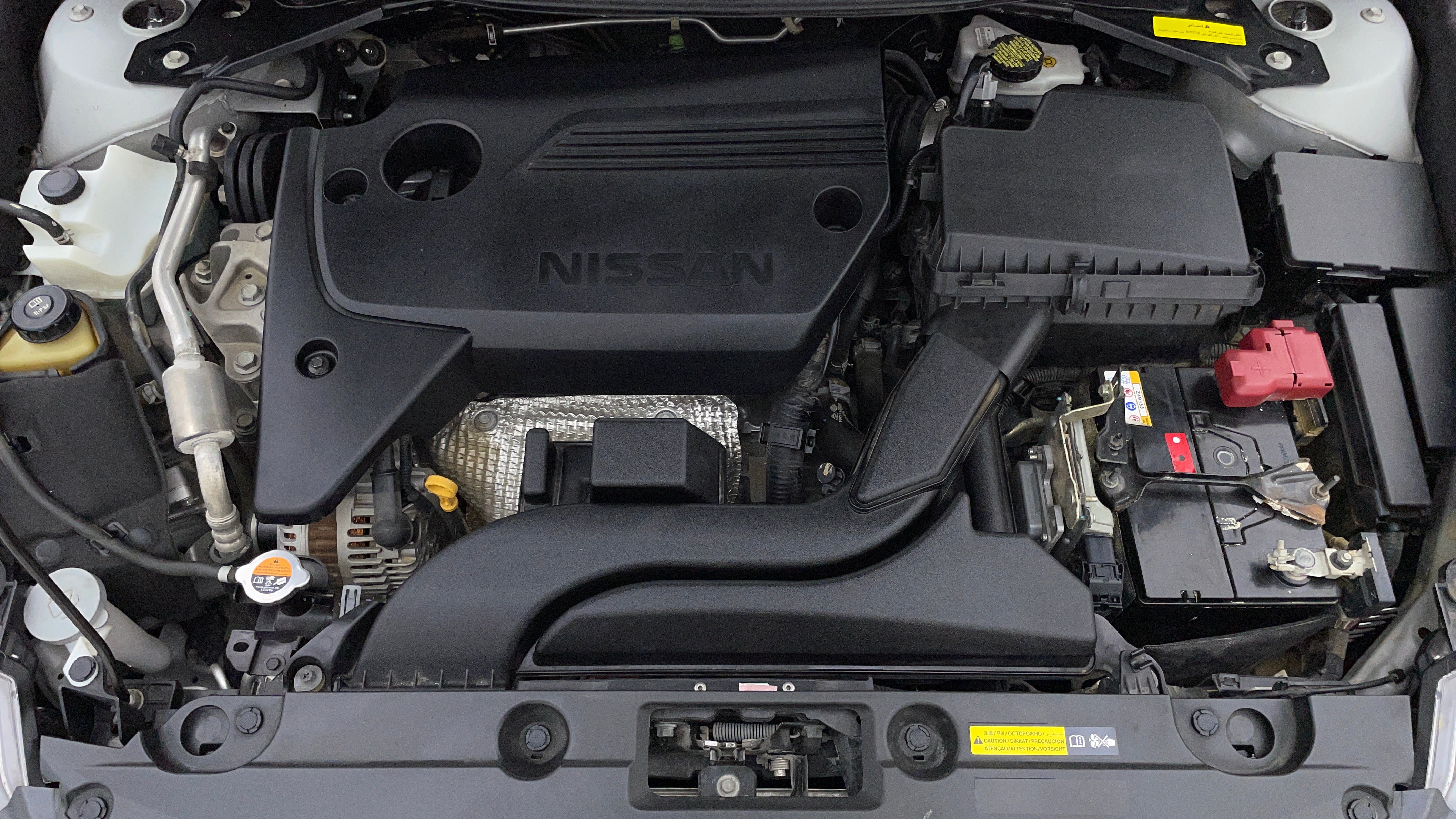 Nissan Altima-Engine Bonet View