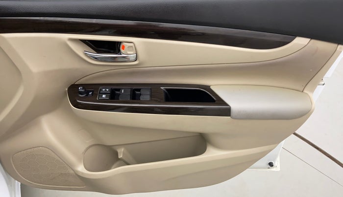 2018 Maruti Ciaz ZETA 1.4 VVT AMT, Petrol, Automatic, 31,002 km, Driver Side Door Panels Controls