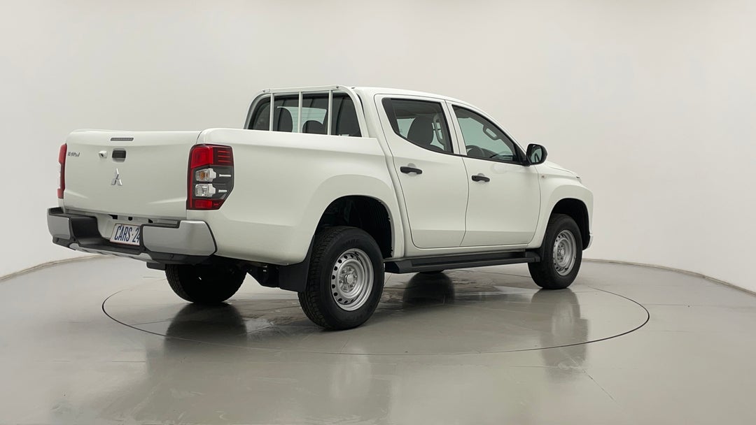 Right Back Diagonal (45- Degree) View