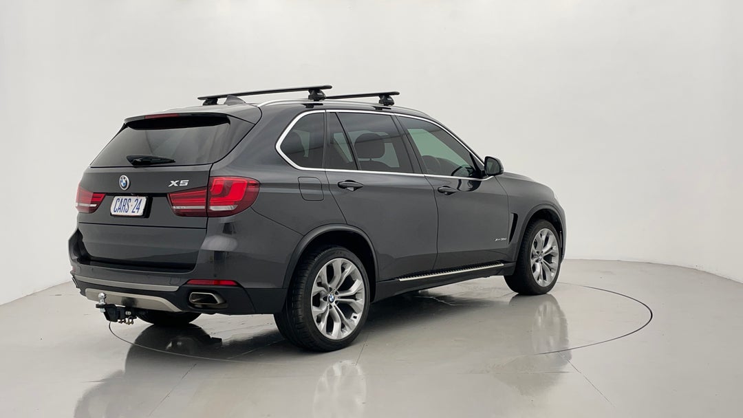 Right Back Diagonal (45- Degree) View