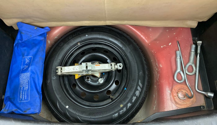 2013 Maruti Swift VXI, Petrol, Manual, 69,748 km, Spare Tyre