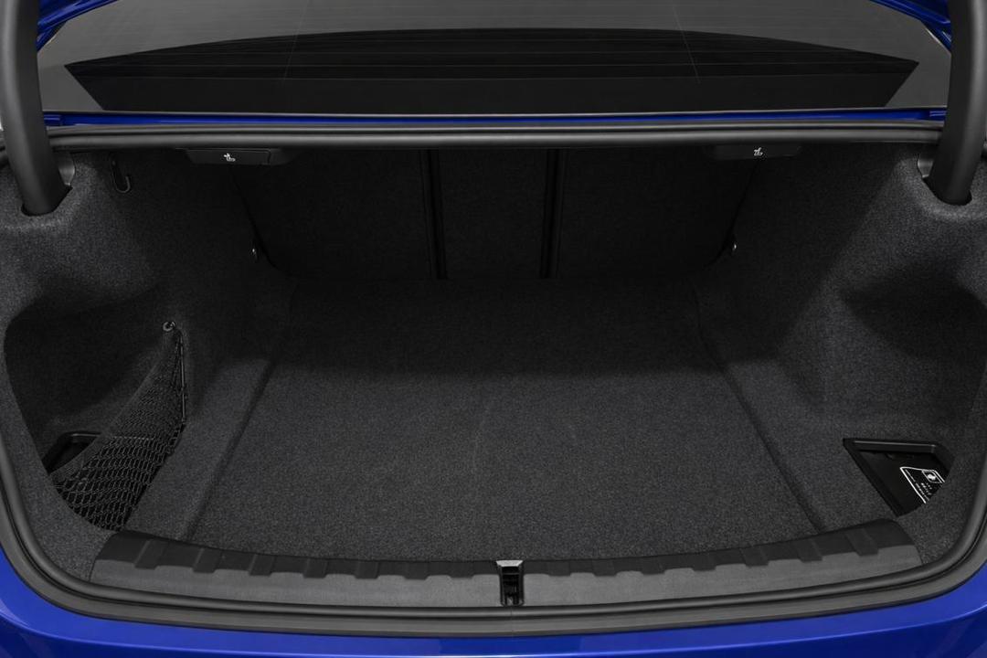 2023 BMW 3 20i M Sport, Automatic, 14668 km, Boot Inside View