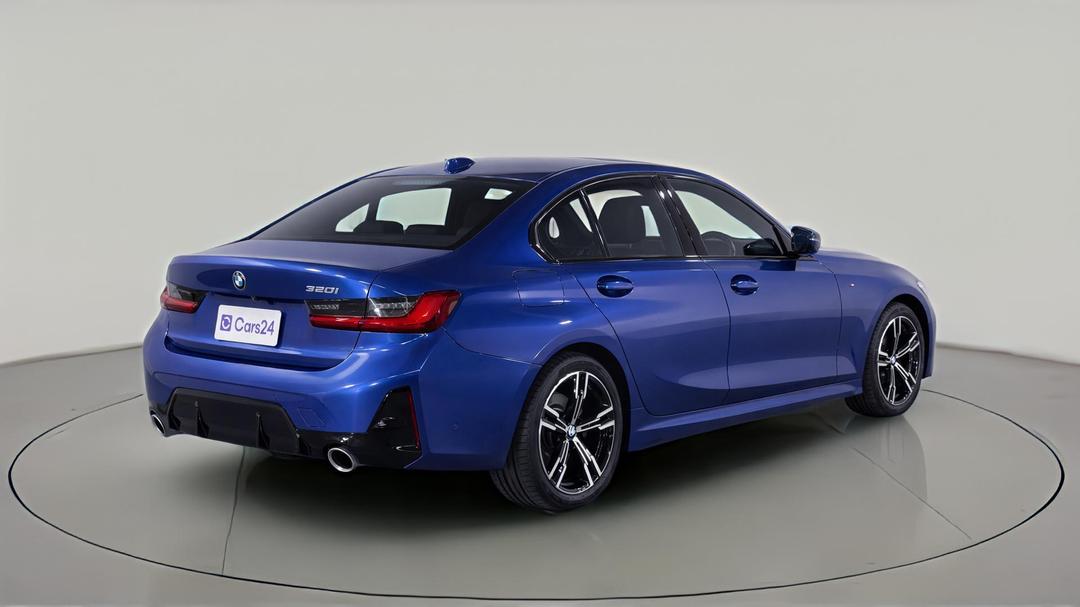 2023 BMW 3 20i M Sport, Automatic, 14668 km, Right Back Diagonal (45- Degree) View