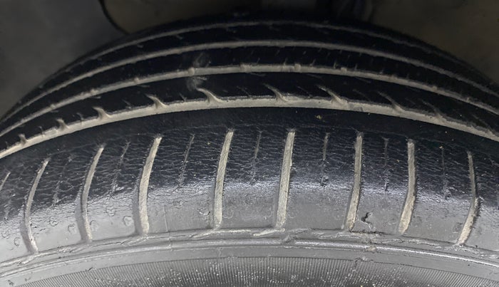 2016 Hyundai Elite i20 ASTA 1.2 (O), Petrol, Manual, 58,247 km, Left Front Tyre Tread
