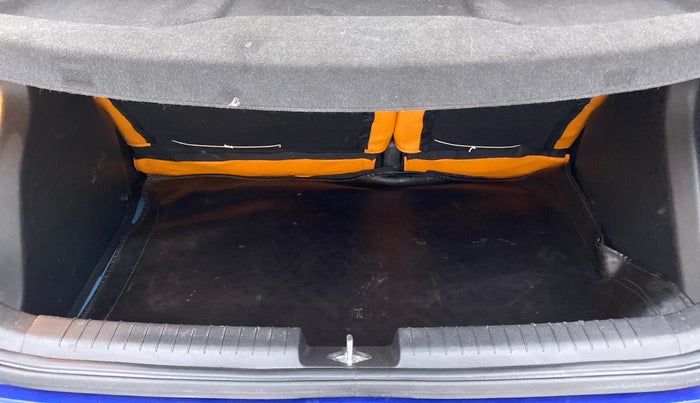 2016 Hyundai Elite i20 ASTA 1.2 (O), Petrol, Manual, 58,247 km, Boot Inside