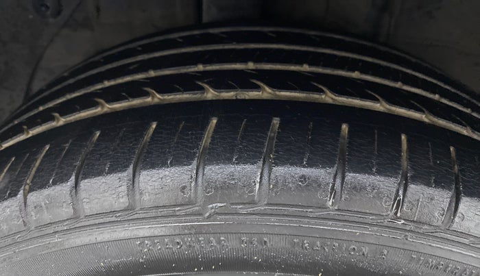 2016 Hyundai Elite i20 ASTA 1.2 (O), Petrol, Manual, 58,247 km, Right Rear Tyre Tread