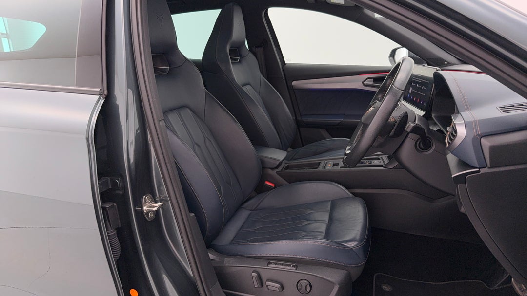 2022 Cupra Formentor Vzx, Automatic, 21094 km, Right Side Front Door Cabin View