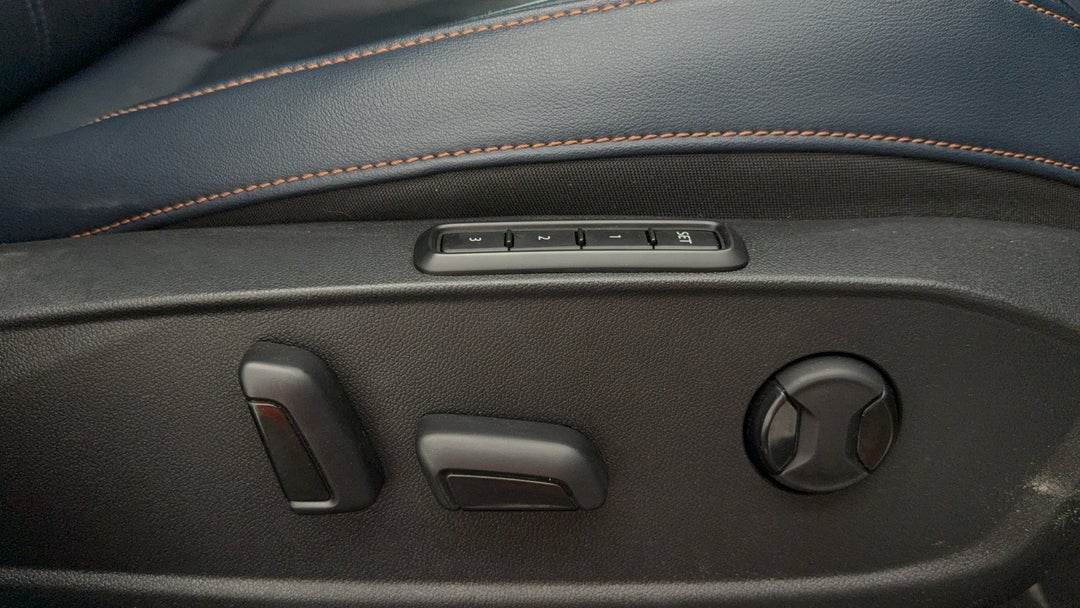 2022 Cupra Formentor Vzx, Automatic, 21094 km, Drivers Side Adjustment Panel