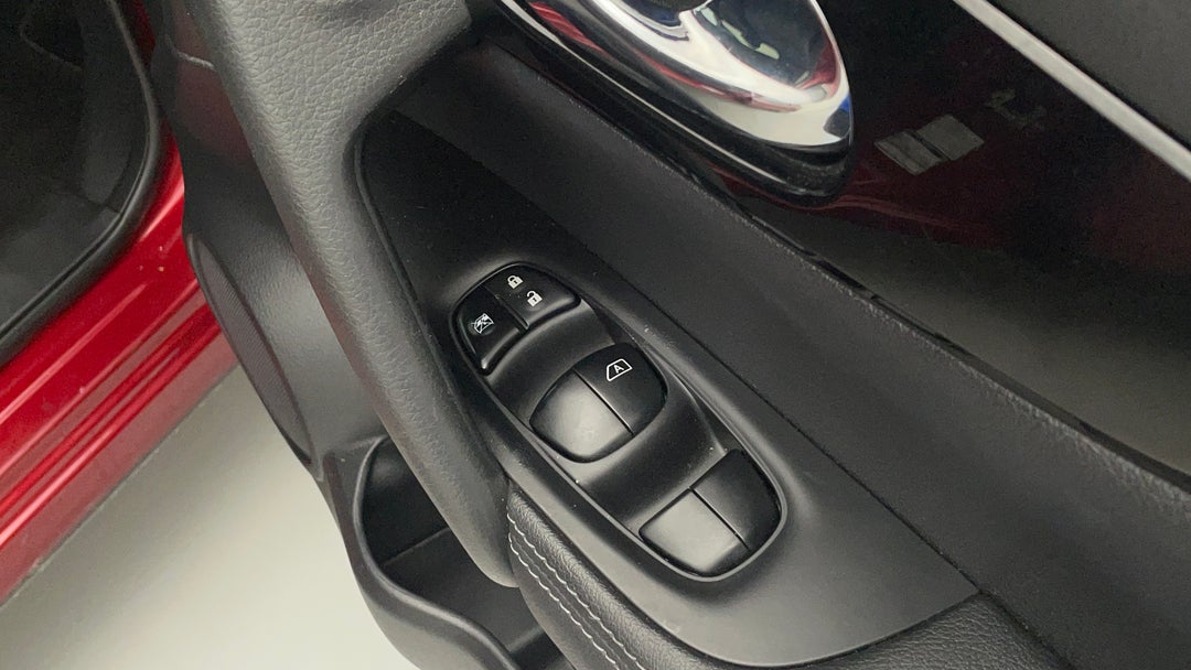 2017 Nissan Qashqai Ti, Automatic, 109056 km, Drivers Side Door Panel Controls