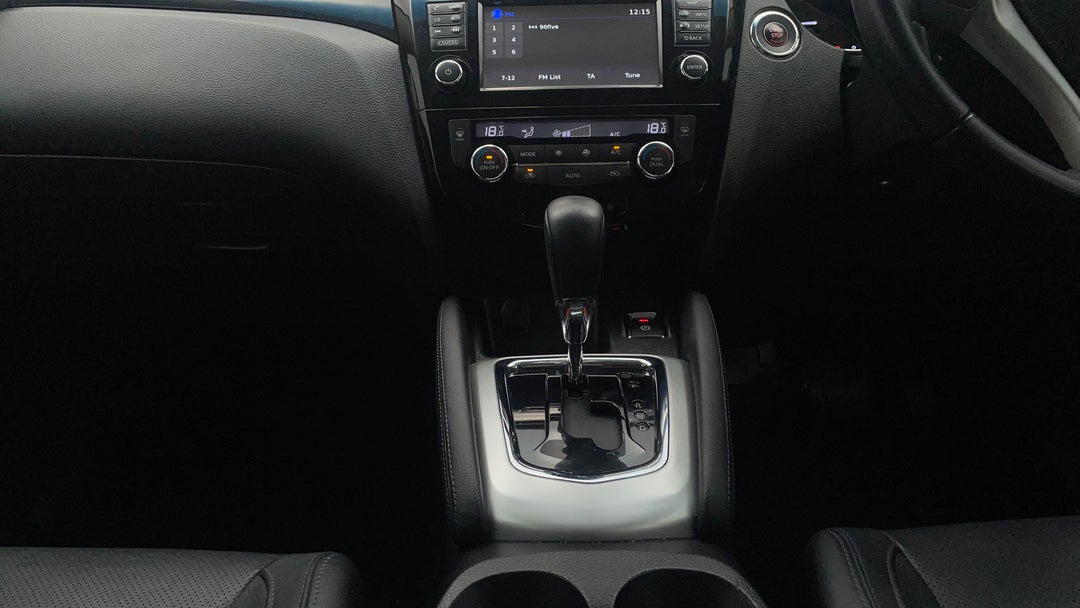2017 Nissan Qashqai Ti, Automatic, 109056 km, Center Console