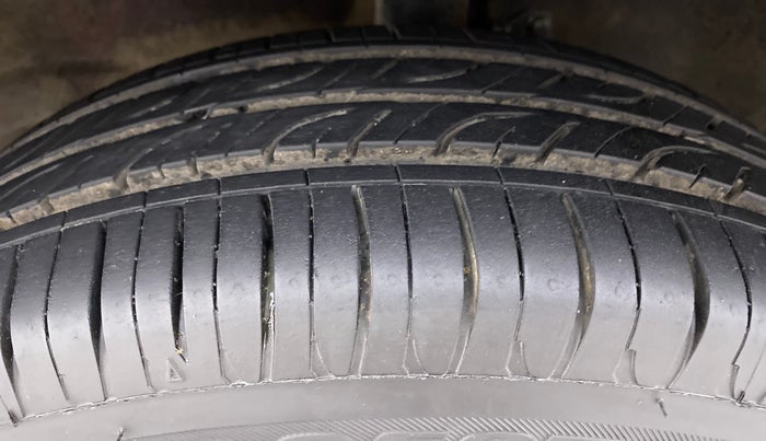 2016 Maruti Wagon R 1.0 VXI, Petrol, Manual, 17,516 km, Left Front Tyre Tread