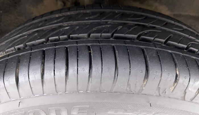 2016 Maruti Wagon R 1.0 VXI, Petrol, Manual, 17,516 km, Right Front Tyre Tread