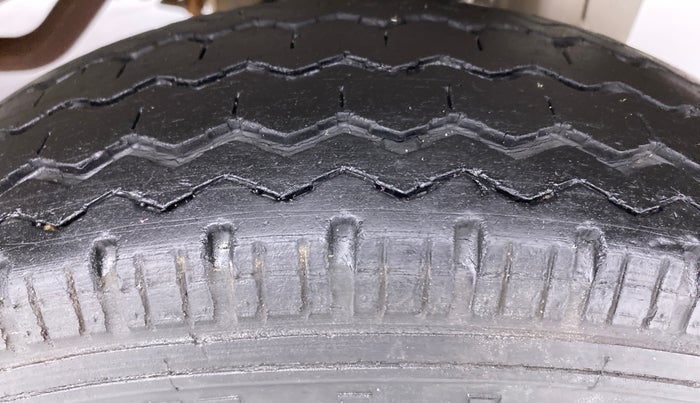 2018 Maruti Eeco 5 STR WITH AC PLUSHTR, Petrol, Manual, 26,314 km, Left Rear Tyre Tread