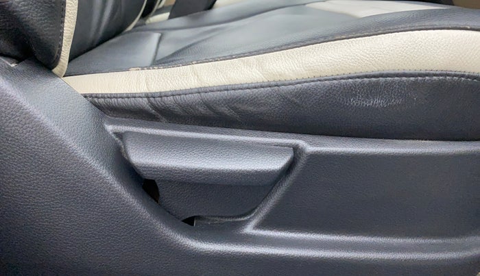 2014 Hyundai Eon ERA PLUS, Petrol, Manual, 59,945 km, Driver Side Adjustment Panel