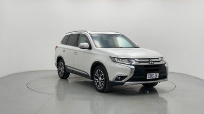 2017 Mitsubishi Outlander Exceed (4x4) Automatic, 108k km Diesel Car