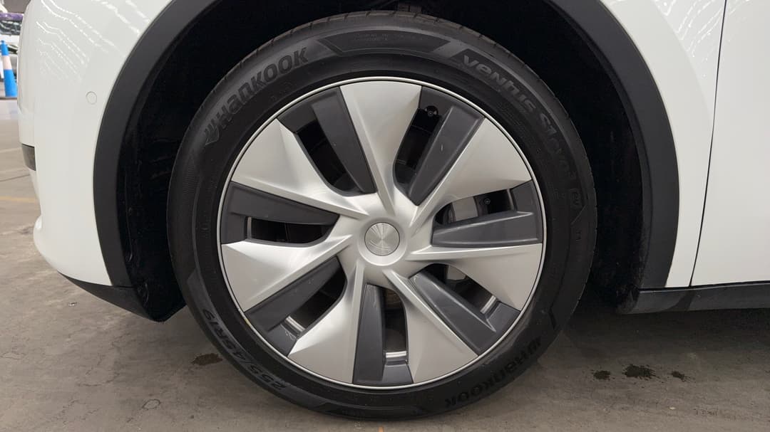 2022 Tesla Model Y Rear-wheel Drive, Automatic, 44794 km, Left Front Wheel