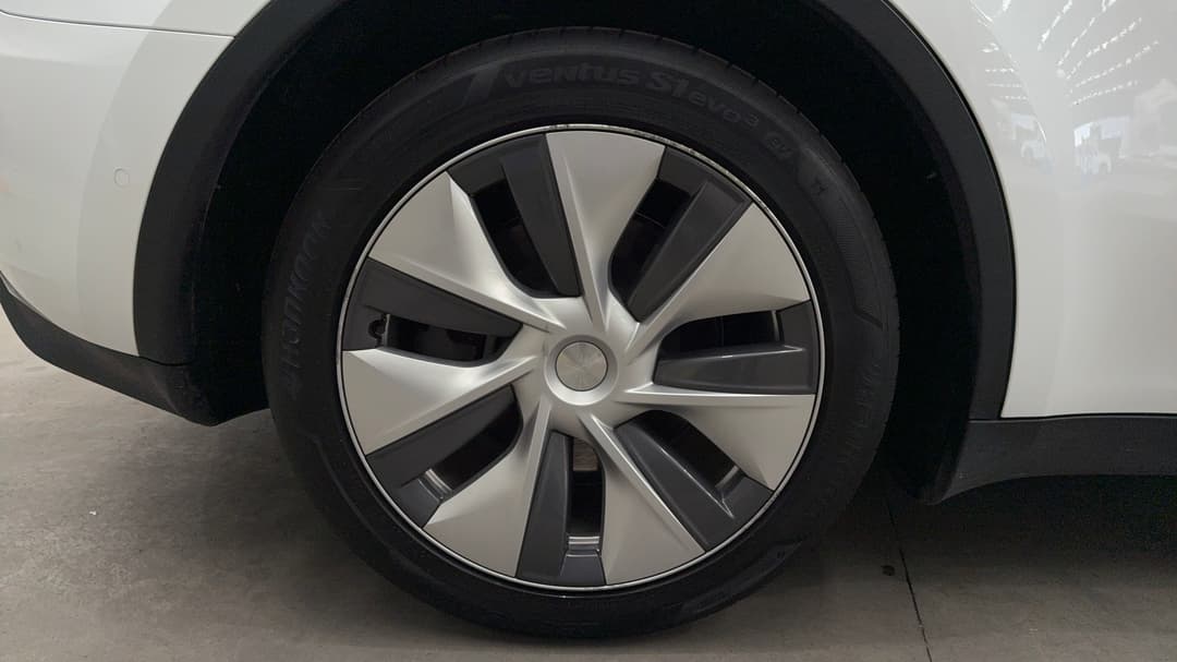 2022 Tesla Model Y Rear-wheel Drive, Automatic, 44794 km, Right Rear Wheel