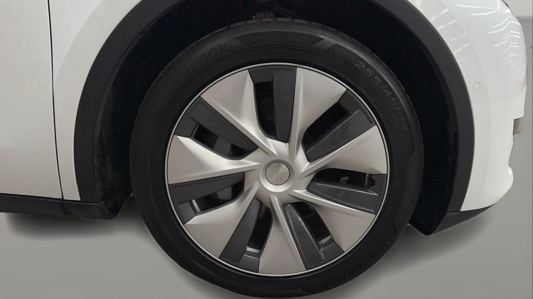 2022 Tesla Model Y Rear-wheel Drive, Automatic, 44794 km, Right Front Wheel