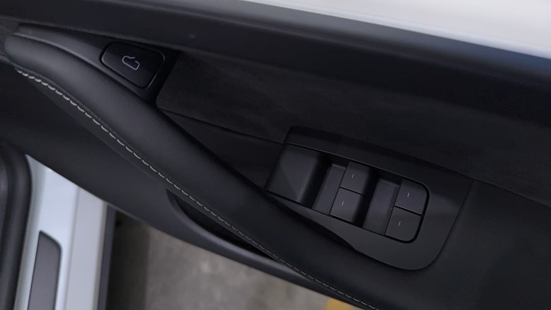 2022 Tesla Model Y Rear-wheel Drive, Automatic, 44794 km, Drivers Side Door Panel Controls