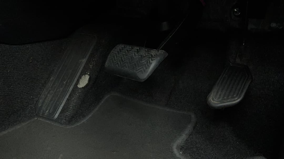 2016 Toyota RAV4 Gxl (2WD), Automatic, 110794 km, Pedals and Footmat