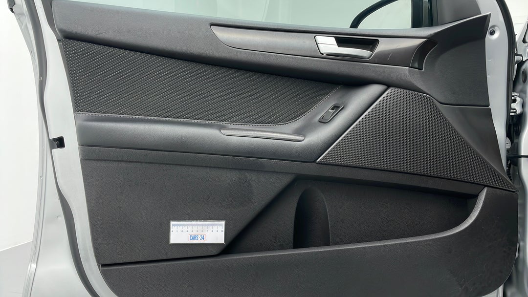 Doors Front LHS Scuff