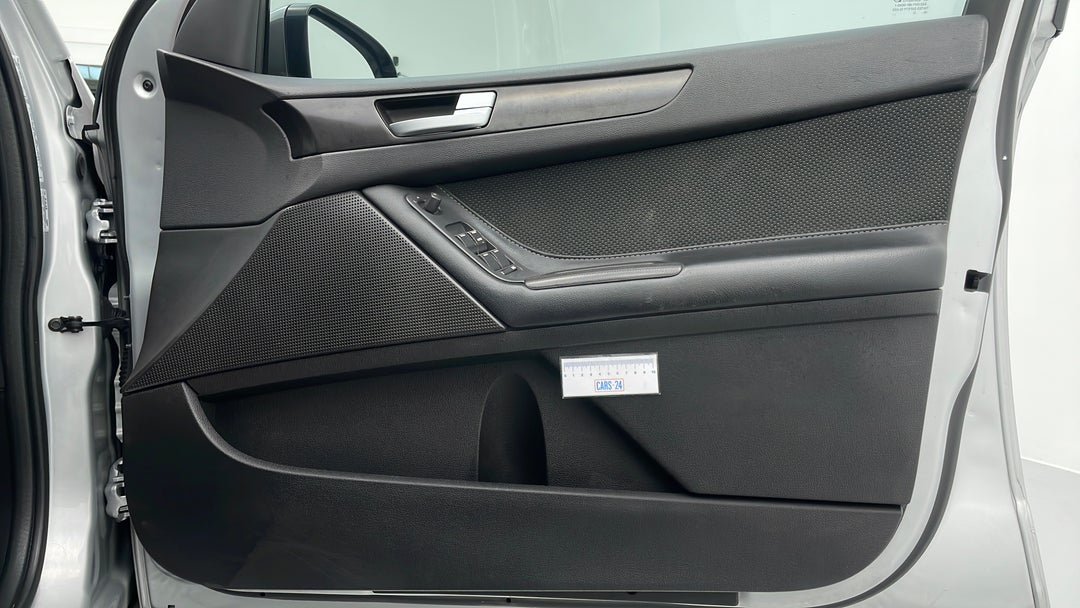 Doors Front RHS Scuff