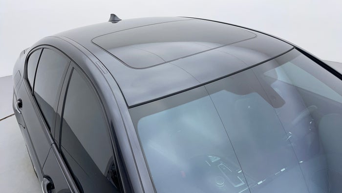 BMW 5 Series-Roof/Sunroof View