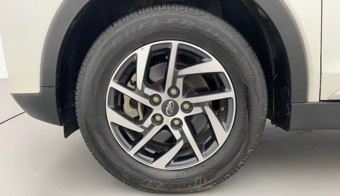 2022 Mahindra XUV300 W8 (O) 1.2 PETROL, Petrol, Manual, 19,363 km, Left Front Wheel
