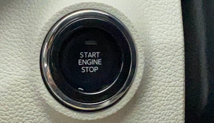 2022 Mahindra XUV300 W8 (O) 1.2 PETROL, Petrol, Manual, 19,363 km, Keyless Start/ Stop Button