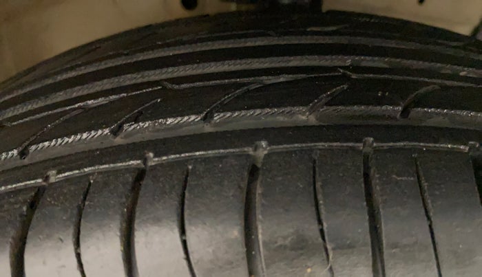 2013 Maruti Swift VDI, Diesel, Manual, 1,34,126 km, Right Front Tyre Tread
