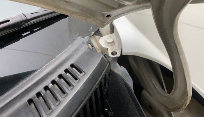 2013 Maruti Swift VDI, Diesel, Manual, 1,34,126 km, Bonnet (hood) - Cowl vent panel has minor damage