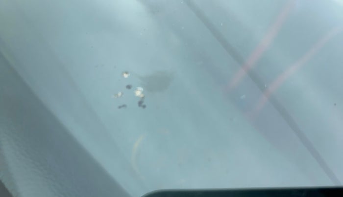 2013 Maruti Swift VDI, Diesel, Manual, 1,34,126 km, Front windshield - Minor spot on windshield