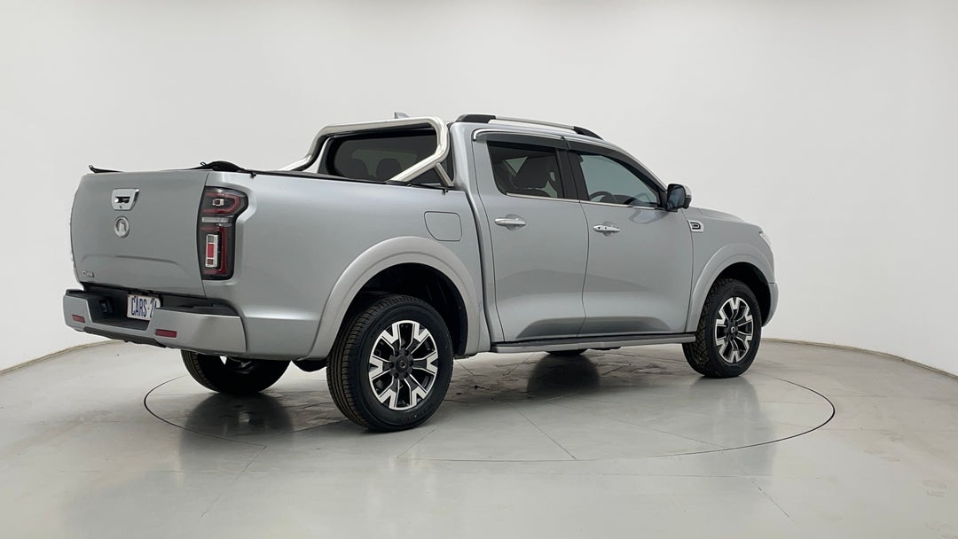 Right Back Diagonal (45- Degree) View