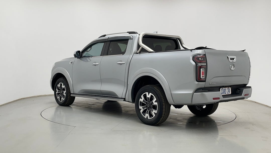 Left Back Diagonal (45- Degree) View