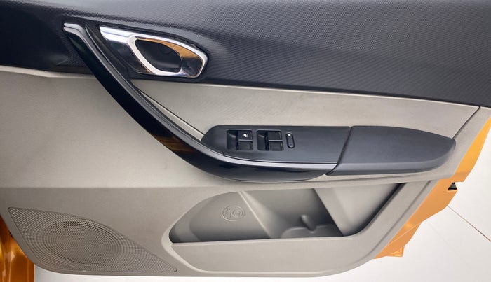 2018 Tata Tiago XZA 1.2 REVOTRON, Petrol, Automatic, 33,043 km, Driver Side Door Panels Control