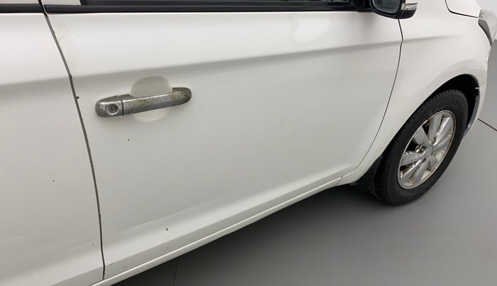 2013 Hyundai i20 SPORTZ 1.2, CNG, Manual, 96,121 km, Driver-side door - Slightly dented