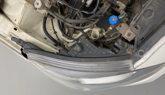 2013 Hyundai i20 SPORTZ 1.2, CNG, Manual, 96,121 km, Right headlight - Clamp has minor damage