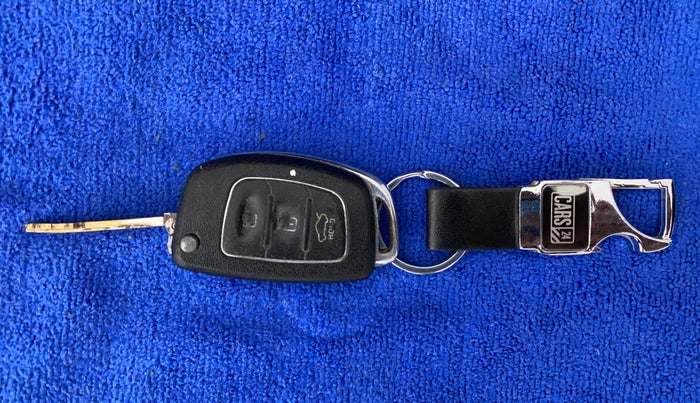 2013 Hyundai i20 SPORTZ 1.2, CNG, Manual, 96,121 km, Key Close Up