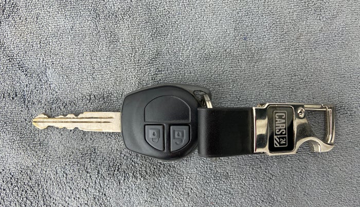 2015 Maruti Swift Dzire VDI ABS, Diesel, Manual, 76,244 km, Key Close Up