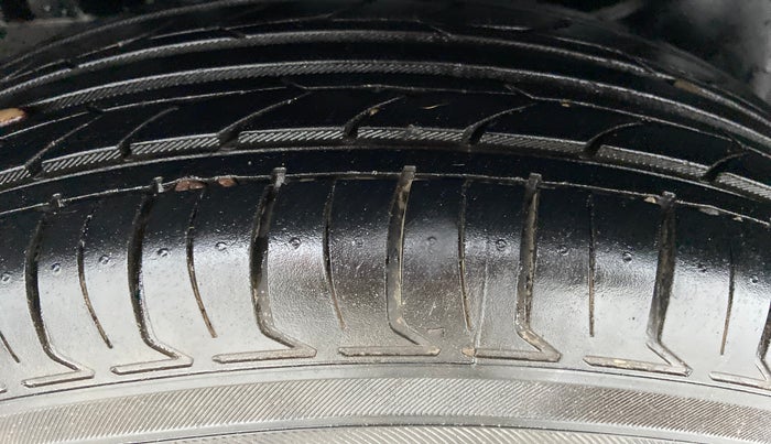 2015 Maruti Swift Dzire VDI ABS, Diesel, Manual, 76,244 km, Right Rear Tyre Tread