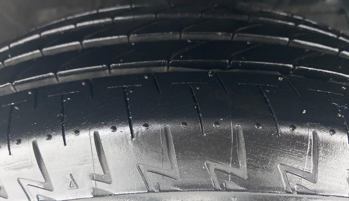 2014 Honda City V MT PETROL, Petrol, Manual, 88,412 km, Right Front Tyre Tread