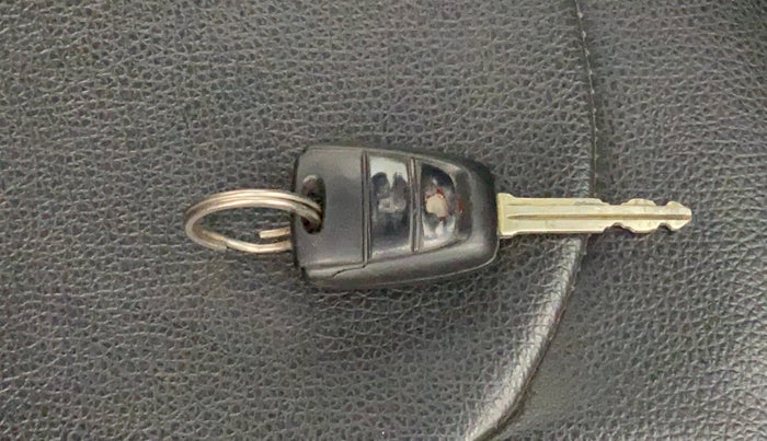 2015 Hyundai Grand i10 SPORTZ 1.2 KAPPA VTVT, CNG, Manual, 90,125 km, Lock system - Remote key not functional
