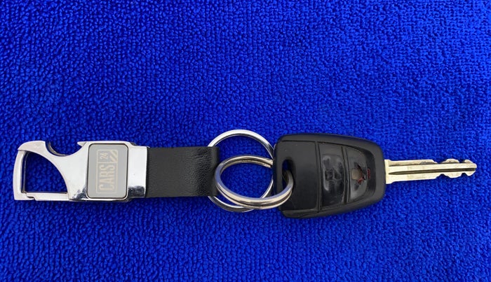 2015 Hyundai Grand i10 SPORTZ 1.2 KAPPA VTVT, CNG, Manual, 90,125 km, Key Close Up